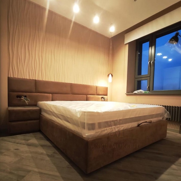 Кровать с низкой стеновой панелью "Квадро"